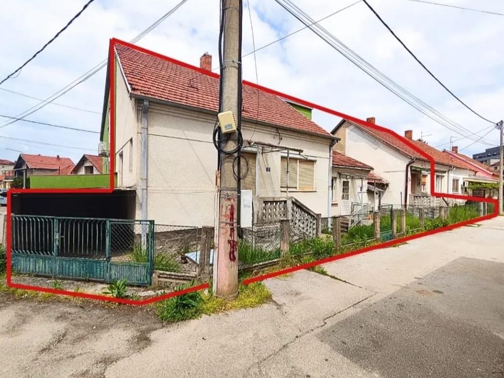 prodaja dve kuce - jagodina - 4