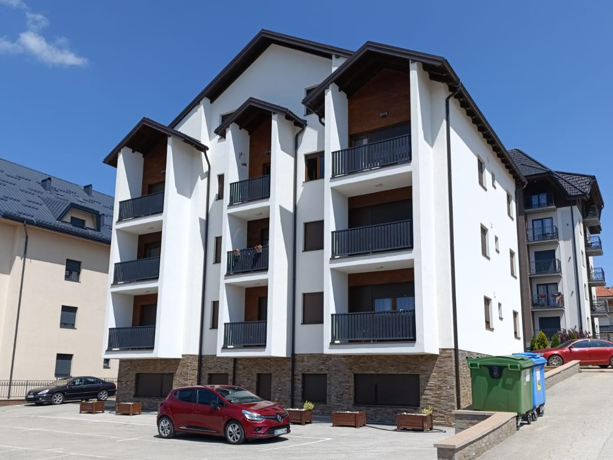 prodaje se stan 41m2 - zlatibor - 2 gornja Prodaje se kompletno opremljen stan, površine 41m2, na Zlatiboru